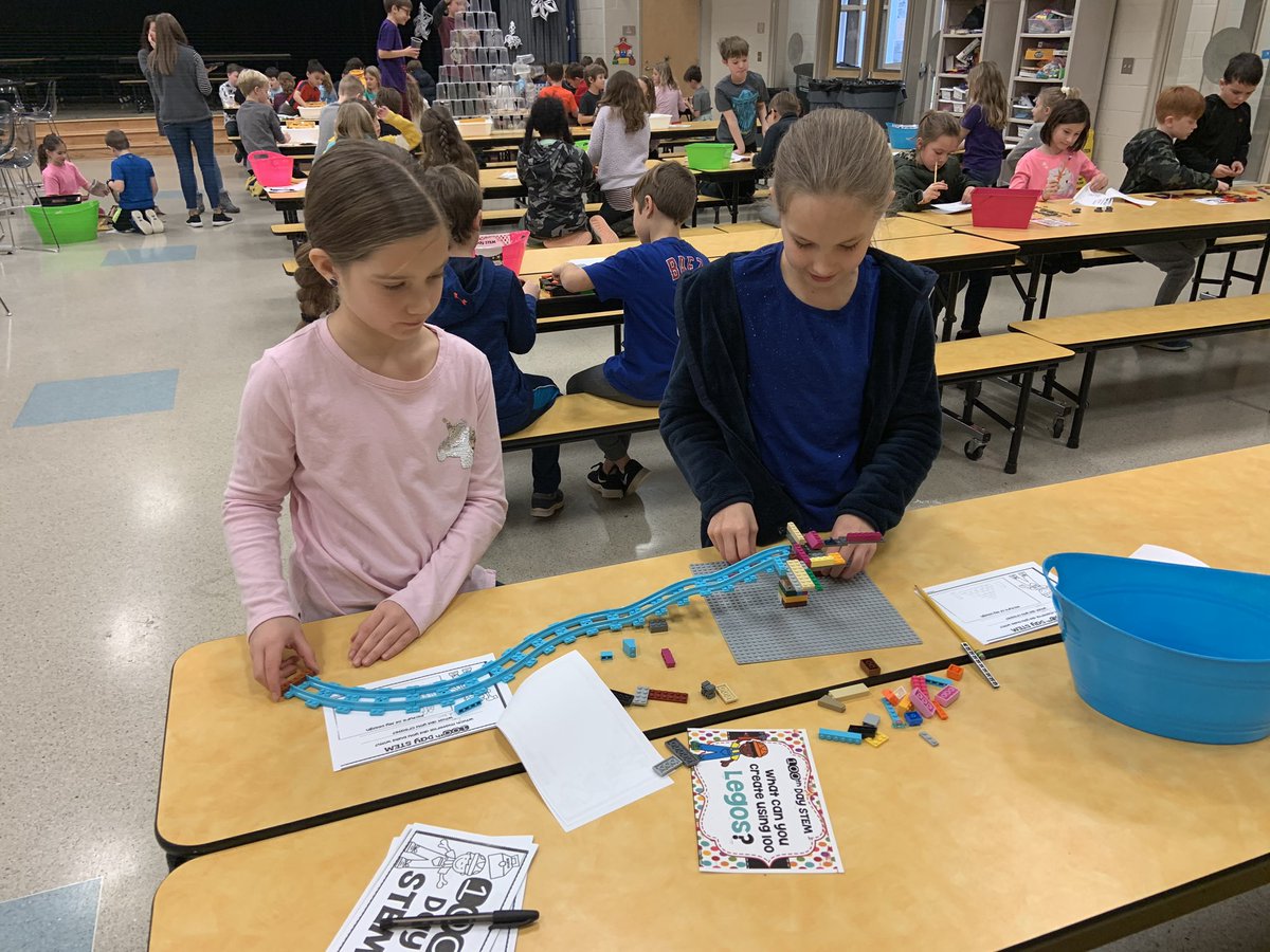 MrsJBarney's tweet photo. #100thDayofSTEAM #DRAGONScreate 💛🖤💛🖤@bethebridgeDBES https://t.co/TShnWw293R