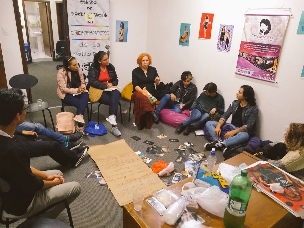 Transescena's tweet photo. Iniciando actividades @transescena en el CAIDS de teusaquillo #comunicacion #proyectosartisticos #trabajosocial #transescena #powertrans #LGBTQ2020 #LGBTQ #LGBTQfamily https://t.co/vLCqJBHGAf