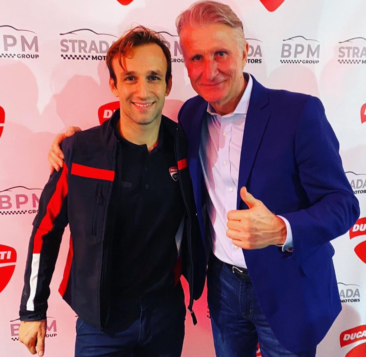 DucatiFrance's tweet photo. Ducati West Europe félicite Patrick Bornhauser et l’équipe de Strada Motors pour la très belle soirée d’inauguration de #DucatiNantes, avec la présence exceptionnelle de @PCiabatti, Directeur sportif de #DucatiCorse et Johann Zarco.
#DucatiStore #ForzaDucati #GroupeBPM https://t.co/RRbbh65t1S