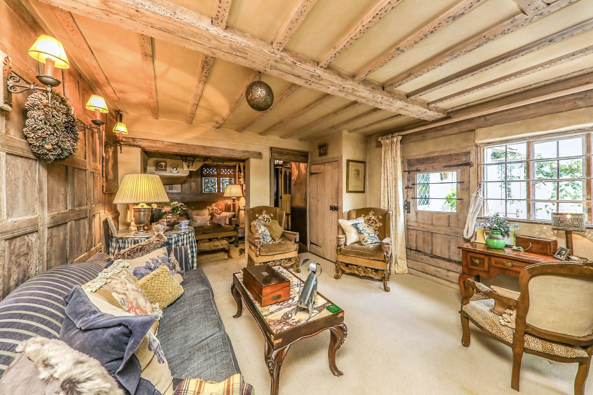 This beautiful, detached house, located in the charming village of #Ripley maintains a wealth of period features.  The property offers seven bedrooms, mature gardens and a large terrace and courtyard to the rear. For more information please click here bit.ly/2UdflBa