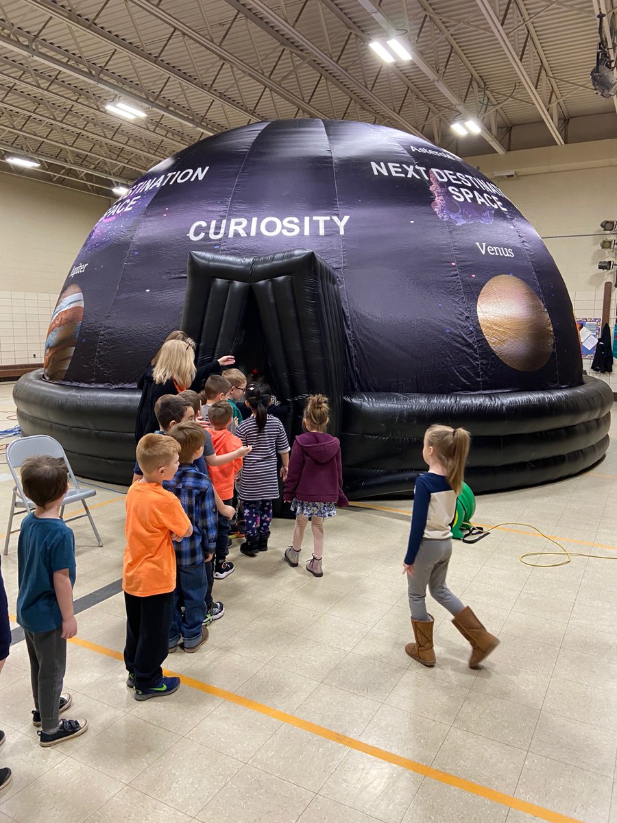HowlandLocal's tweet image. This week, the district celebrated Exciting ELA Day!  Check out this Curiosity Dome that was set up at Springs Primary School.  Springs students relied on their reading and writing skills to better understand space as they participated in this interactive activity!
