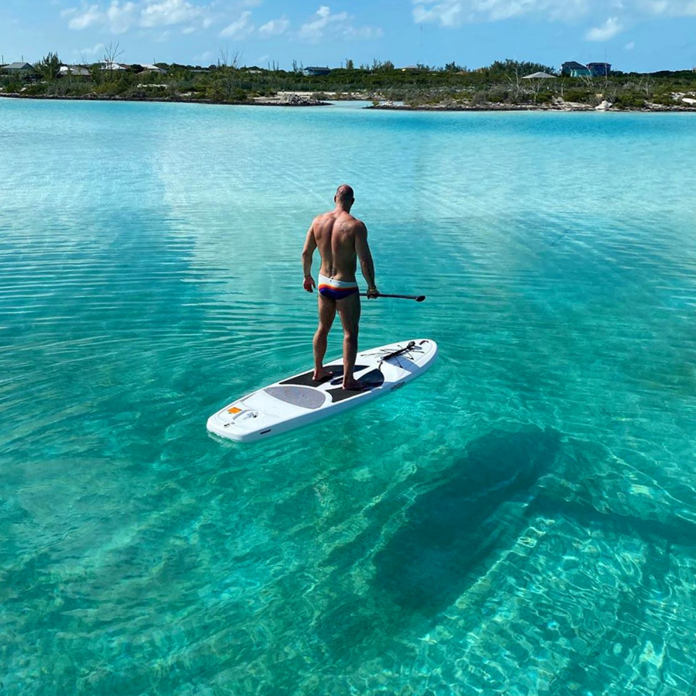 StanielAir's tweet photo. Water so blue and clear you look (and feel) like you're floating. Jump in! https://t.co/QAFSg7DGrk for more info or call (954) 900.2739 @StanielAir @stanielrental. Great pic from @BerkiKrisztian
#StanielAir&ExumaAdventures #stanielcay #never2nauti #compasscay #aberki https://t.co/A1Ob7E9SXh