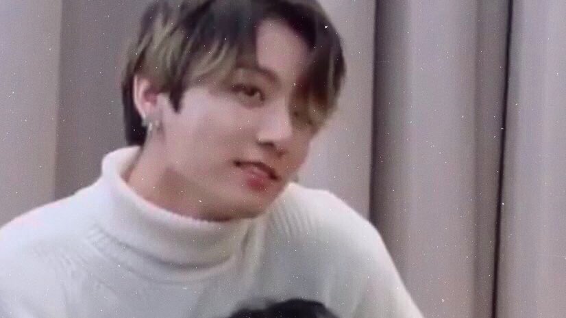 taekook𑁤 tweet media