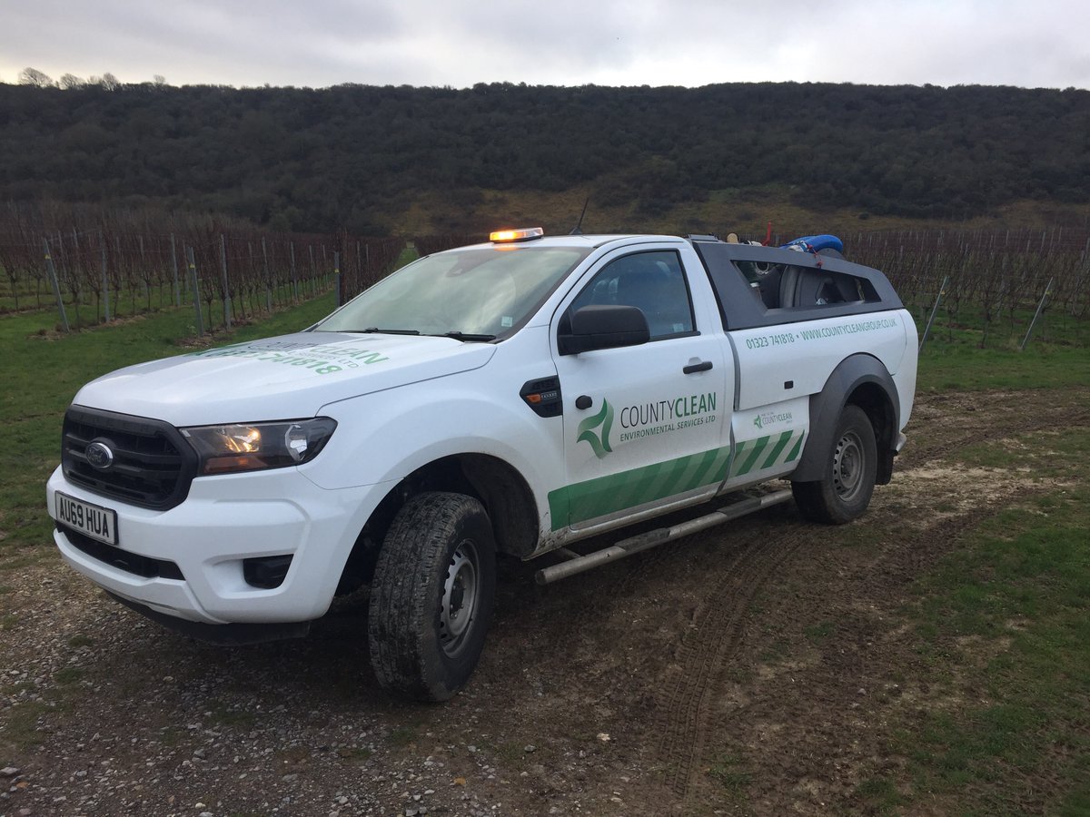 countyclean's tweet photo. Our #Rioned #UrbanCombi recently attended a #WineEstate to jet wash the #PumpStation utilising the vehicles #HighPressureJetting. When complete, this allowed our highly skilled engineers to enter the plant with #ConfinedSpaceEntry equipment.
https://t.co/ubZGqssGM1 https://t.co/JIoabHhErl