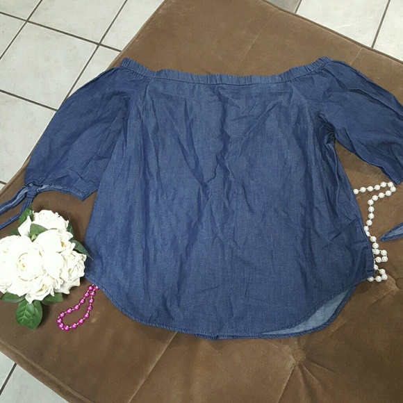 DzzyLily's tweet photo. So good I had to share! Check out all the items I'm loving on @Poshmarkapp #poshmark #fashion #style #shopmycloset #lularoe #fadedglory #coach: https://t.co/N8GWoPZNRS https://t.co/YJDI9UGuCF