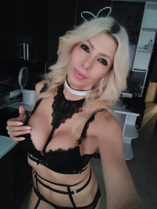 Black looks so elegant🖤 Do you want to see more? Then come to my rooms when I'm online!  https://t.co/XklPUbfLtr https://t<a href="/tag/sweet"class="tags"><span>#sweet</span></a><a href="/tag/sexy"class="tags"><span>#sexy</span></a><a href="/tag/black"class="tags"><span>#black</span></a><a href="/tag/kisses"class="tags"><span>#kisses</span></a><a href="/tag/blonde"class="tags"><span>#blonde</span></a><a href="/tag/boots"class="tags"><span>#boots</span></a><a href="/tag/camgirl"class="tags"><span>#camgirl</span></a>