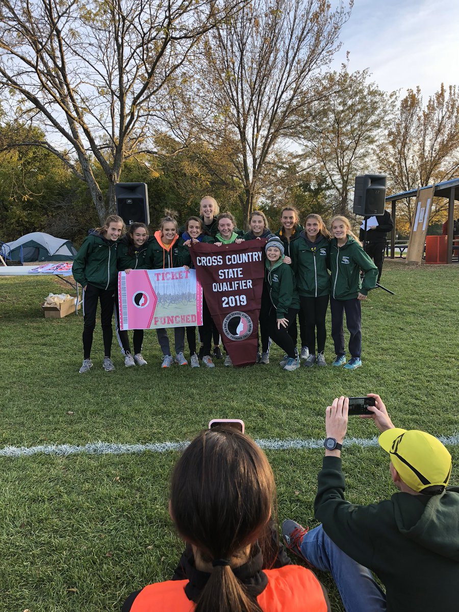 CrossHempstead's tweet photo. Not only is this team great on the cross country course but they are dedicated to their studies/education-3.71 GPA for a team of 50 ladies for the fall semester!! Congrats stangs!!!! #studyhard #smartrunners #coachhasbeenpatientlywaitingforgrades https://t.co/Hg4JDkEhjU