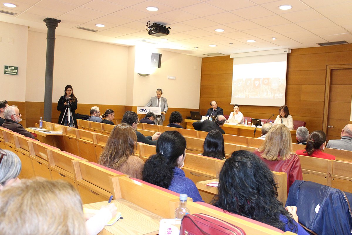 Esta mañana en la CEO Jornada "Vías para el desarrollo y el futuro de Ourense". Proyectos y herramientas para atajar la despoblación y la internacionalización de las empresas como elemento de desarrollo y la actuación de la CEO en ese campo. Más en: cutt.ly/DrUrqXr