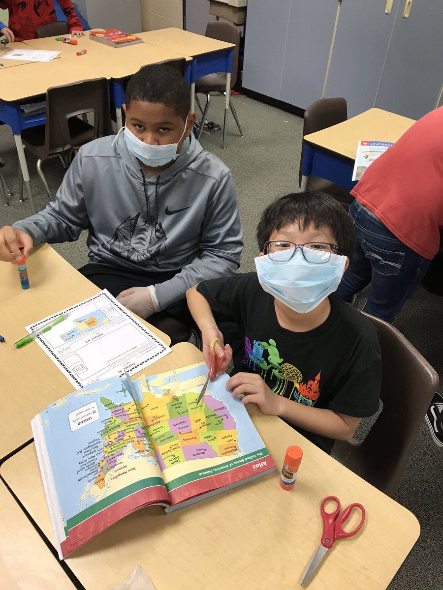MrsMcGovern_DWE's tweet photo. Transplants of text features was a success! And so much fun ! Here are some highlights from our surgery day #DWE #textfeaturesurgery @HumbleISD_DWE https://t.co/judM6aCscS