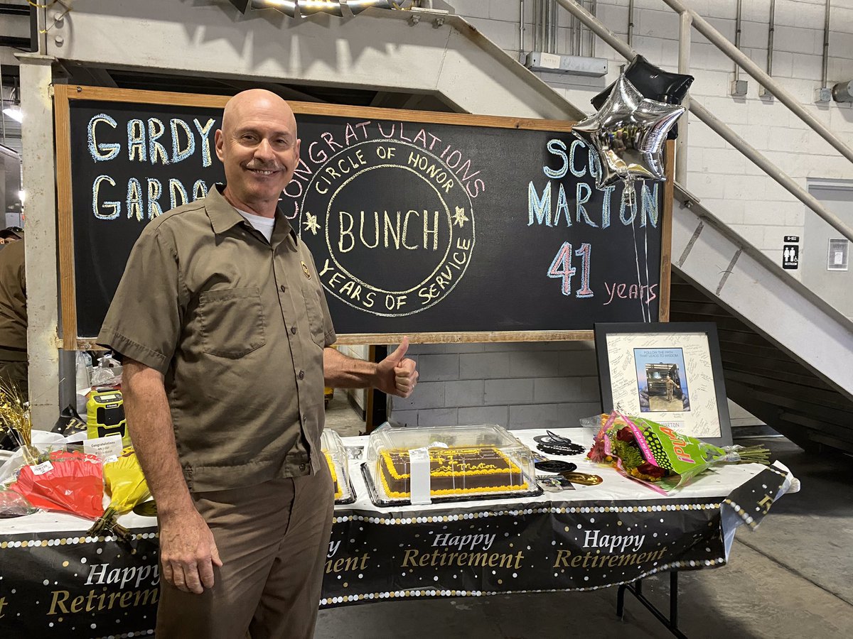 ups_bayside's tweet photo. 🎉 FORTY-ONE years of service to UPS! Congratulations on retirement to Scott Marton! THANK YOU for tirelessly serving our customer! #proudupser #upsbayside #teambrown 🎉 🍰 https://t.co/ieHG2nd7qe