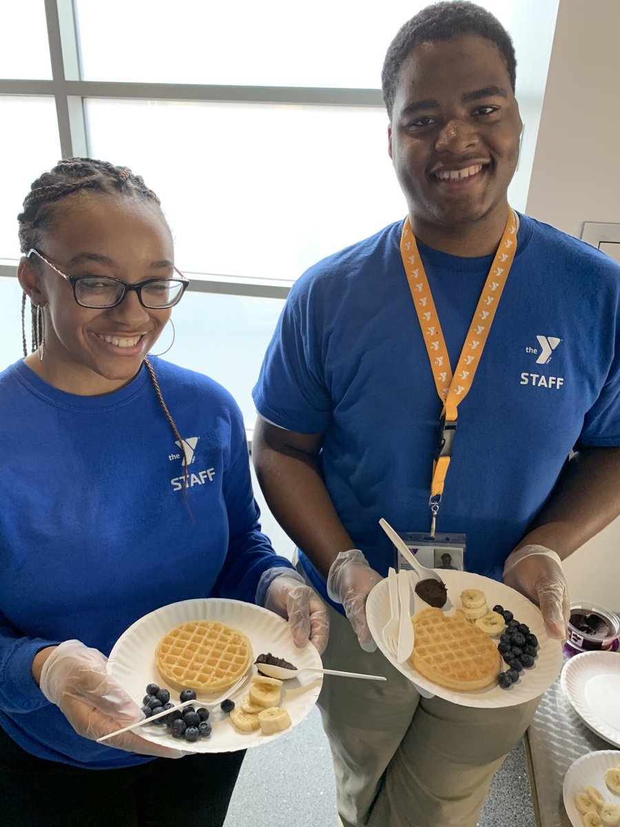 Tried something new ⁦<a href="/YMCADetroit/">YMCA Metro Detroit</a>⁩ #camp open house! Whole grain waffles w/ chocolate hummus &amp; fruit! It was a hit &amp; will be added to our #weekend #Foodprogram #theYFeedsKids