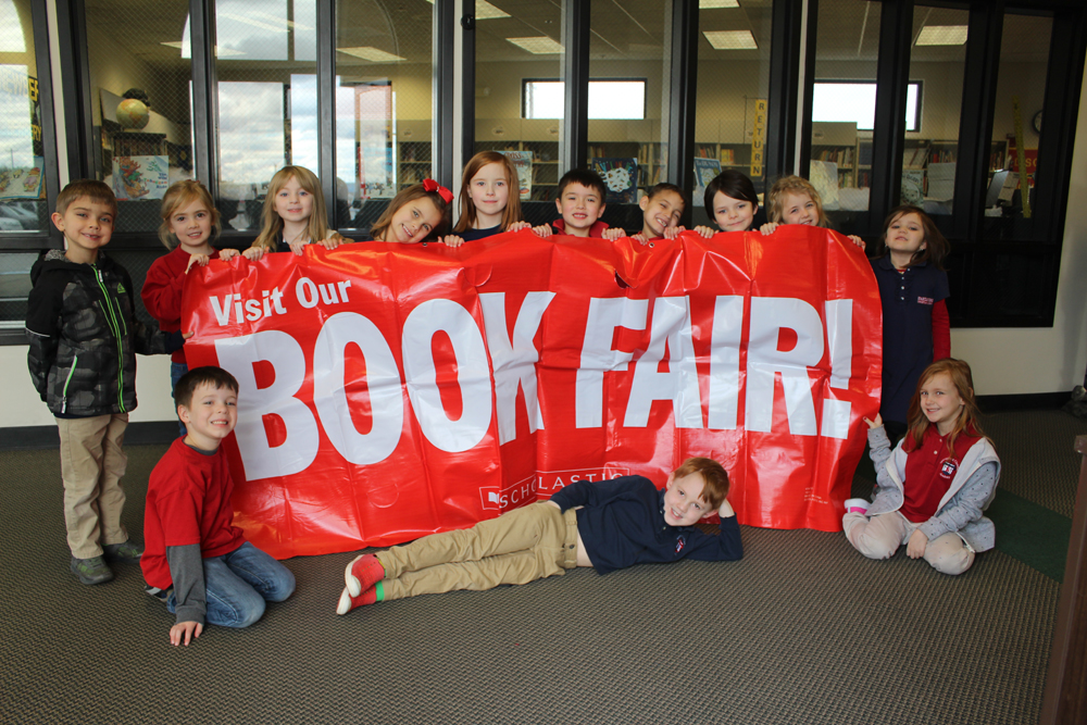 scawarriors's tweet photo. Come by the Warrior Library February 3rd-7th for the “Sea of Books” Book Fair! Mon - Fri from 7:30 am - 4:30 pm
Special Tuesday Night from 5:00-7:15pm for Family Sea Fair.
Checks should be written to SCA
https://t.co/z39hWNNLdV https://t.co/Gw2kWccnr0