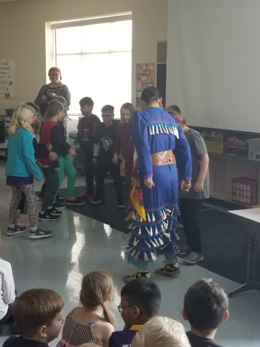 2ndLme's tweet photo. We were so fortunate today to learn about the tradition of Jingle Dance from Darcie BigBear and Adrienne Benjamin from the Mille Lacs Band of Ojibwe. It was an amazing opportunity! #LMEmagic #Jingledress @clarkslmecrew @MahersMinions @MsGraham_LME @SchmitzMeierhof @cbarthur96 https://t.co/0Z79LiodBM