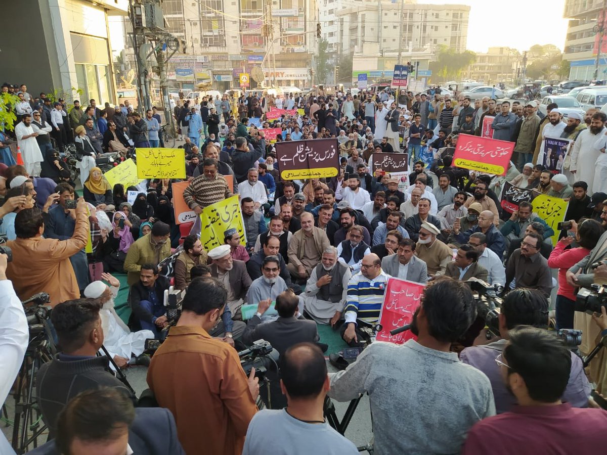 Umer_99199's tweet photo. #Dharna4BahriaVictims https://t.co/jxBBTXCJTU