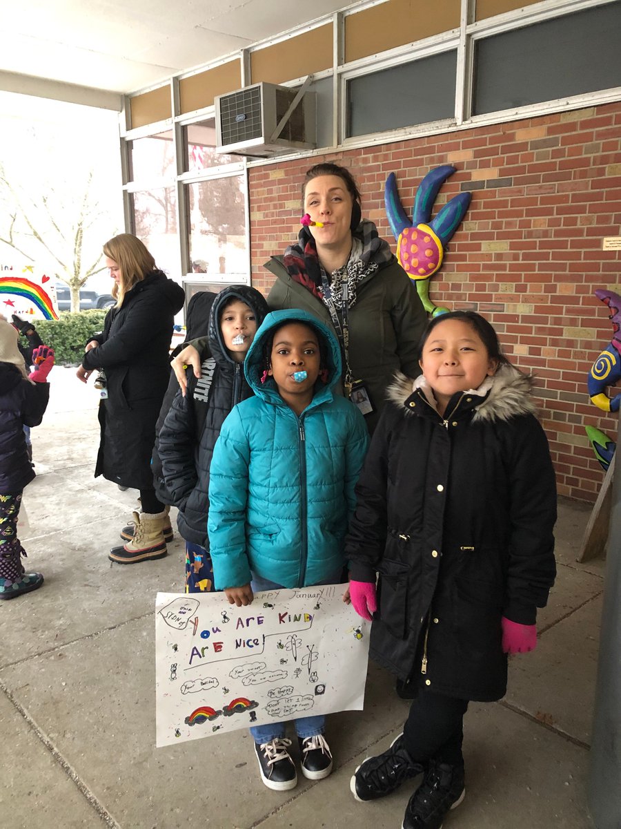 mathjones's tweet photo. How's this for a KIND morning greeting? #kindnessweek @MrsKaems #tosaproud @TosaUnderwood https://t.co/CuuYXK8ilj