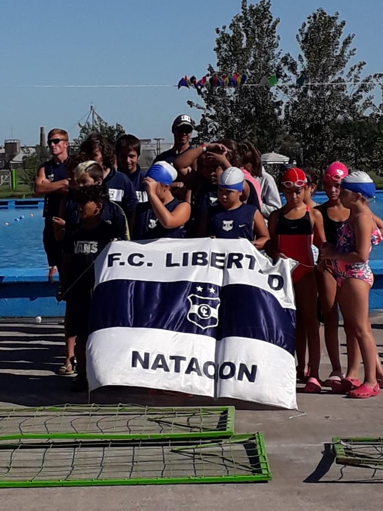 jefdistcasares's tweet photo. 💦TORNEO REGIONAL DE NATACIÓN EN EL MARCO DE EAV. Felicitaciones!!!! @ClaudiaBracchi1 @trottanico @EduFisicaBA @SecundariaDGCYE @MRosenzuaig https://t.co/m1HMzZfgDJ