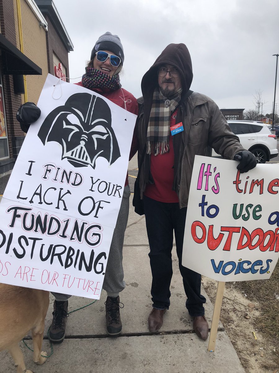 Mr. Pora tweet media