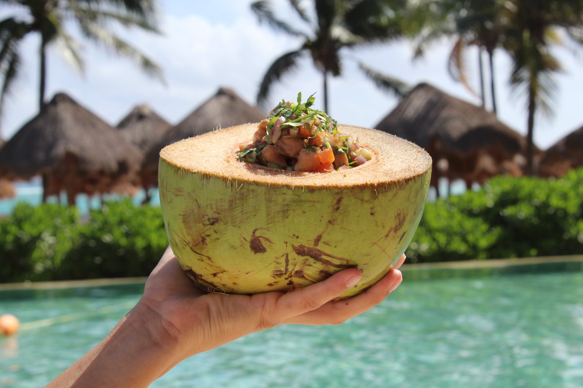 Enjoy the delicious Chef creations by the pool during your stay in #SecretsAkumal Riviera Maya! Today's special is  Caribbean ceviche.
