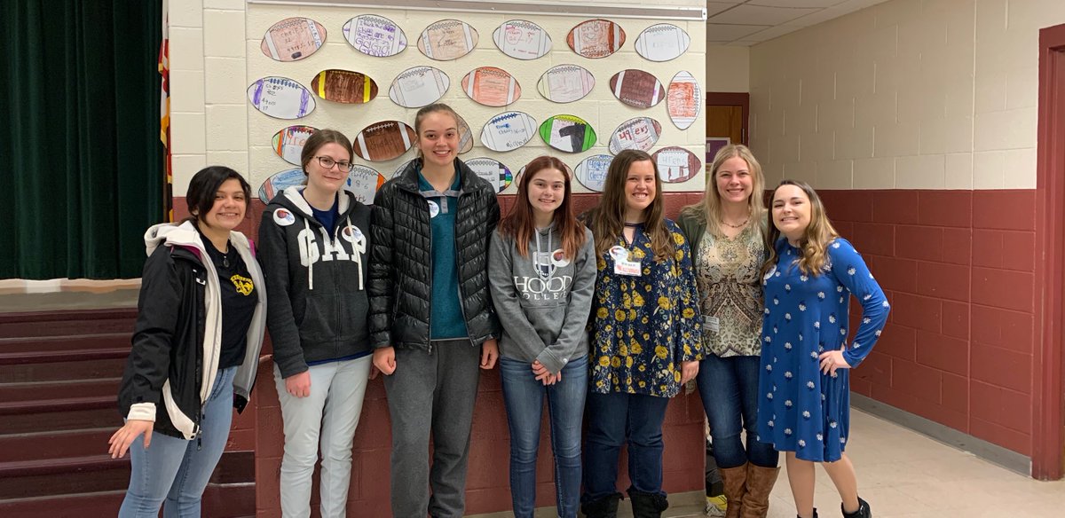 hoodgradschool's tweet photo. All members of our Hood family are welcome and encouraged to participate in service opportunities made available through the Hood College Center for Career Development and Experiential Education!
#hoodgradschool #hoodhello #blessingsinabackpack #frederickcommunity https://t.co/LobucH6DOg