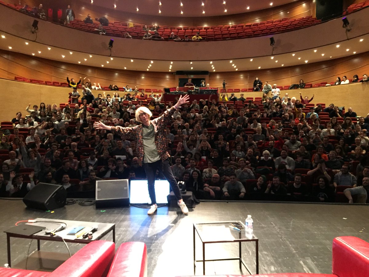 (Live Tweet) Inio Asano fin de la masterclass avec cette photo 

#BD #FIBD2020 #FIBD #angouleme #BD #asano #masterclass <a href="/EditionsKana/">Editions Kana</a> <a href="/asano_inio/">浅野いにお/Inio Asano</a>