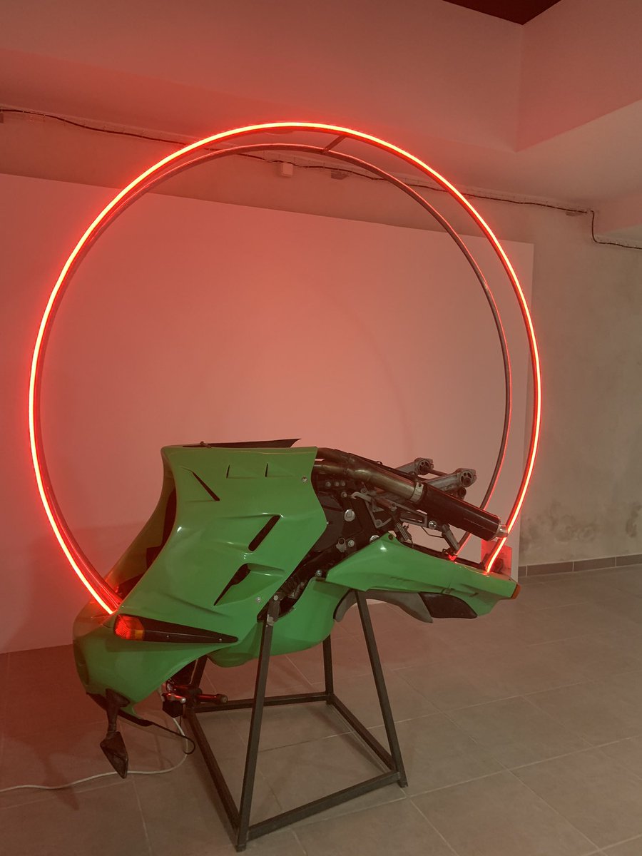 PatValverde's tweet photo. L’exposition PULSE à l’Axolotl qui conclut la résidence d’arts de Léo Fourdrinier à @VilleDeToulon au port des créateurs @LPortDCreateurs https://t.co/QEOZ4BOob6