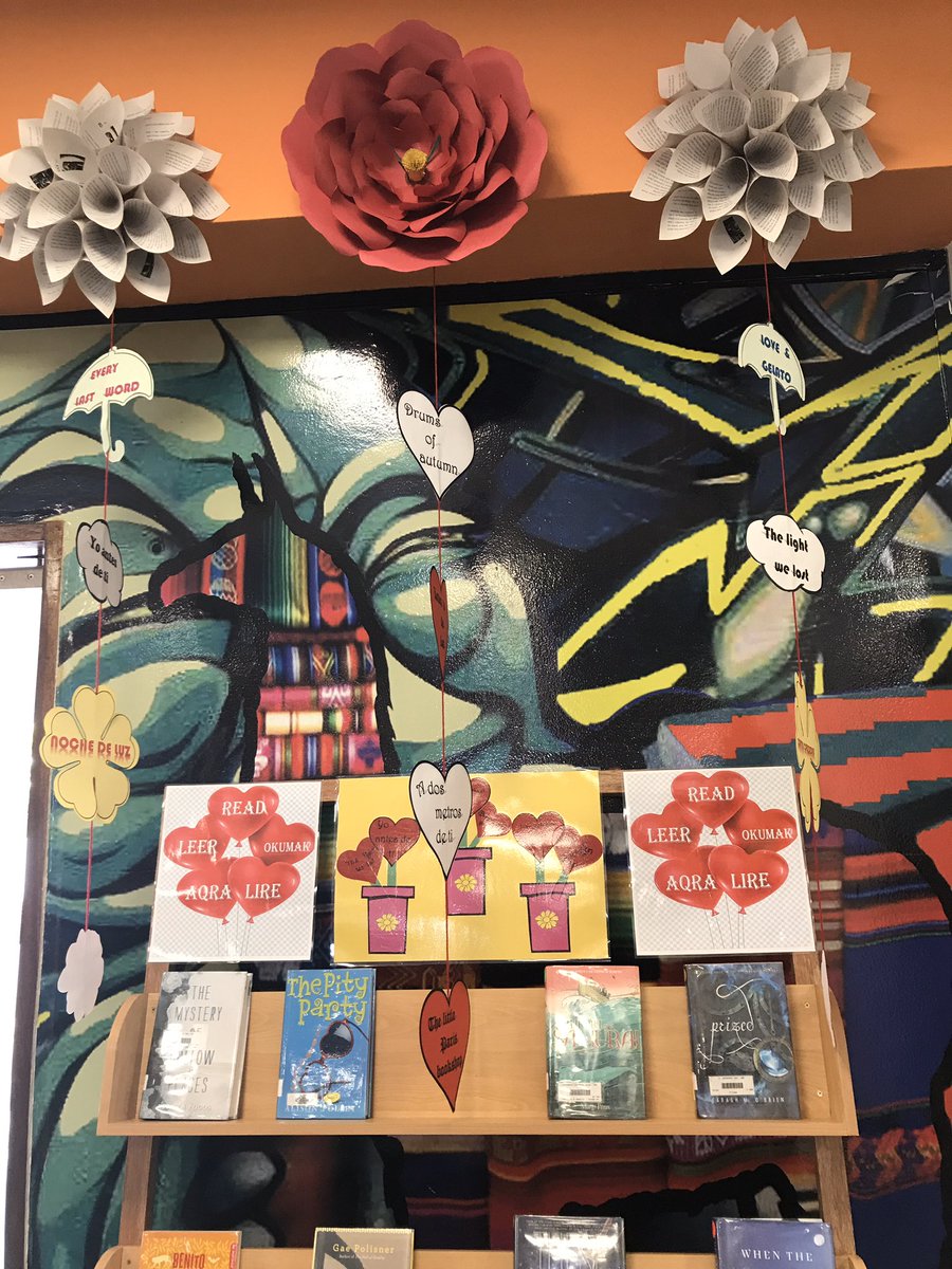 LauraLosch's tweet photo. Everything is coming up flowers in the library! @acotopaxi #checkoutagoodbook https://t.co/NfcLqDe0ML