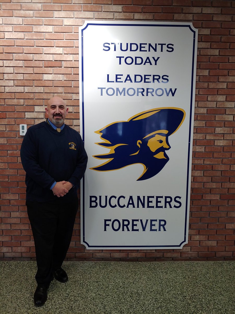 GarfieldSuper_'s tweet photo. @BellevilleSuper inviting all Alumni and BUCnation to RT a picture by our new sign outside the HS auditorium...tell us what teacher made a difference in your life...@belleville_ps #bestofbelleville https://t.co/1Wz1FlNhlG