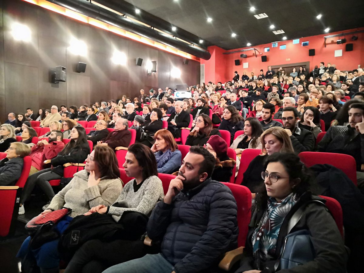 InstitutFrLiban's tweet photo. #Endirect - Activisme urbain : reconquérir l'espace public - table ronde avec @antoineatallah, @mona_fawaz et @abirsasso, modérée par @suzannebaaklin1, pour tenter de comprendre comment redonner vie à des vestiges architecturaux et artistiques menacés @NDI2020lb #lanuitdesidees https://t.co/TXx8ZmNDRk
