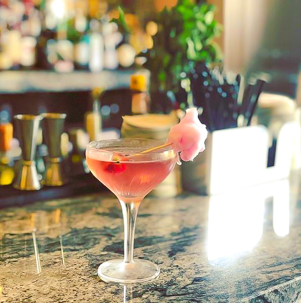 SopwellHouse's tweet photo. Cheers to making it through what feels like the longest month of the year. We'll drink to that! #GoodbyeDryJanuary #HappyFriday

@manuela.camilleri via Instagram

#SopwellHouse #Cocktail #Cocktails #Hotel #LuxuryHotels #CountryHotel #VisitHerts #StAlbans #Hertfordshire https://t.co/nCAsecECAy