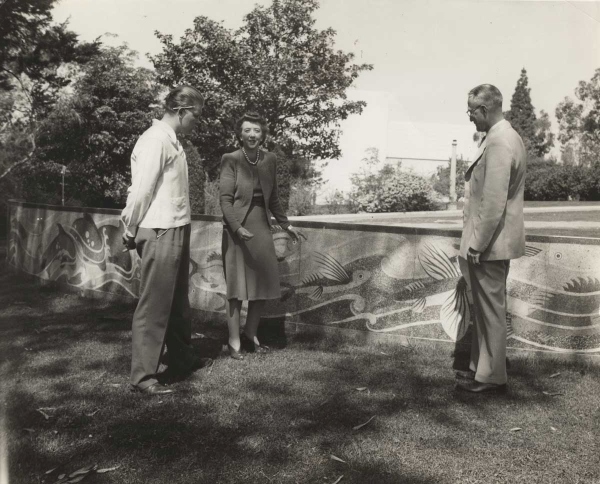 SMHistoryMuseum's tweet photo. Artist Grace Clements standing by the Santa Monica High School Senior Bench she designed in the early 1940s. Her design was built by A. R. Veenker and was completed in 1944. Circa 1944. ID: 36.2.3467 #FallbackFridays #InspireYourHeartwithArtDay https://t.co/BrO7tTMGhl https://t.co/dnWCVy2lMj