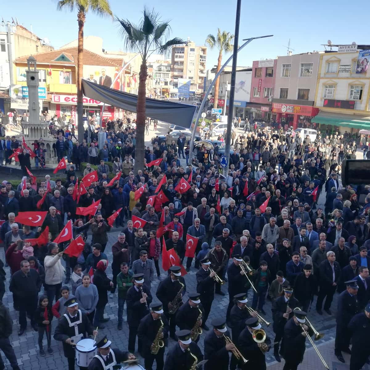 iyitorbali35's tweet photo. İYİ Parti Genel Başkanımız Sn. Meral Akşener Hanımefendi Torbalı’yı ziyaret ettiler. Grup Başkanvekilimiz Sn.Musavvat Dervişoğlu, İzmir Milletvekilimiz Sn.Aytun Çıray ve İzmir İl Başkanımız Sn.Hüsmen Kırkpınar da eşlik ettiler. Kendilerine çok teşekkür ederiz. https://t.co/j48rzUdjrC