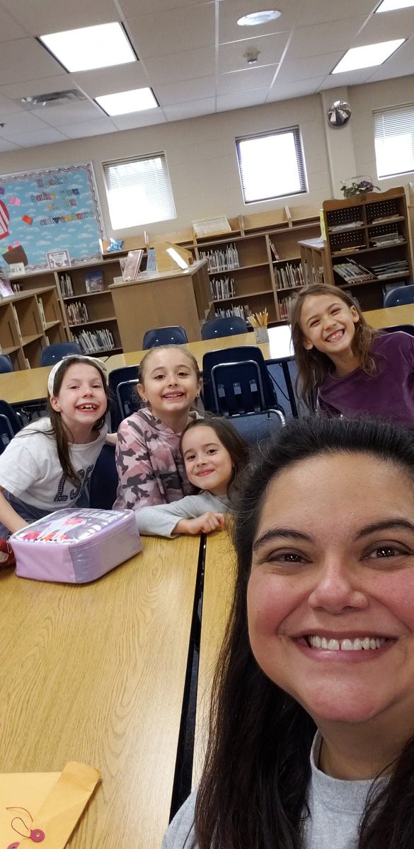 NISDLSELibrary's tweet photo. Lunch in the library with a friend was the reward for these 2nd graders who are now Master Readers in AR. 📖♥️🎉 #LSEcelebbrates #LSElegends #lsereads @morrnisd @graciemespinoz4 @Jkuhlmann4567 https://t.co/1iA0644on9