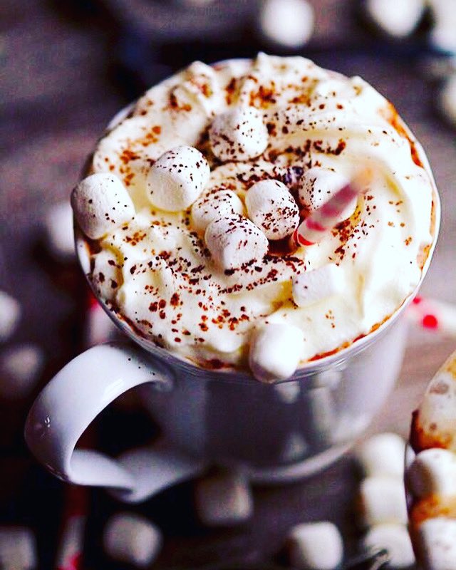 Happy #NationalHotChocolateDay! To celebrate we will be offering complimentary hot chocolate along with an assortment of different toppings in our Lobby! See you at 5pm!
#RenHotels #DiscoverThisWay #RenEvenings