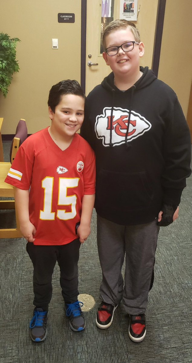 melaniegray_phi's tweet photo. It's a Go Chiefs kind of day! @ParkwoodHill @PatrickMahomes @bjohnson7629 #patrickismahomey https://t.co/Qh1kceotVz