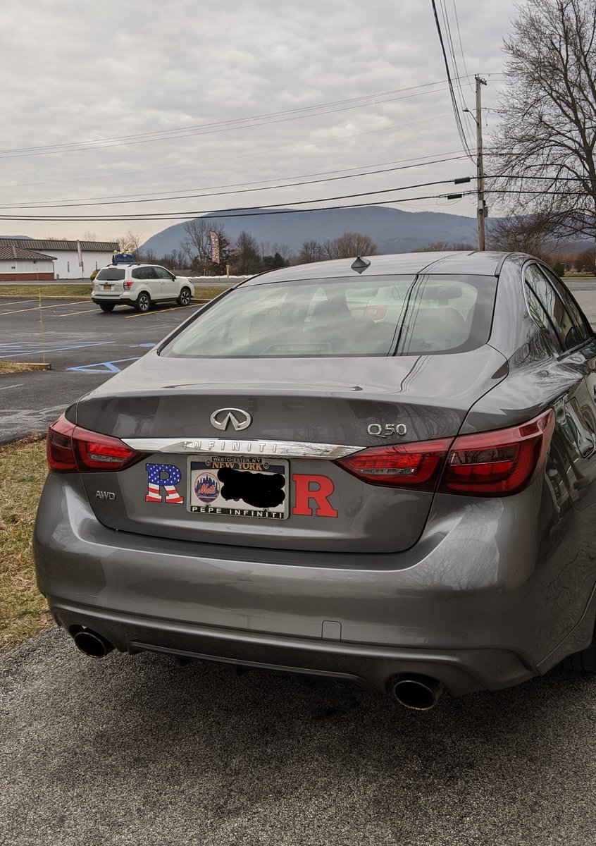 DocTFishman's tweet photo. If my car would allow for more, I'd put more on. No such thing as having too many block R's!
@RUAthletics @RutgersMBB @GregSchiano
#Rutgers #Scarletknights #GoRU #CHOP #blockR @rutgersalumni https://t.co/wBFxMV2GP3