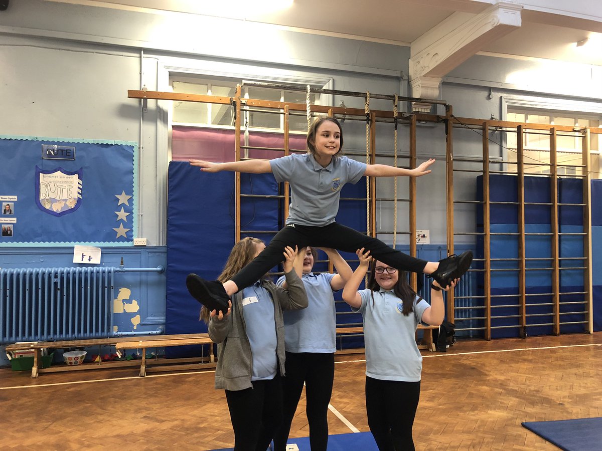 GlencairnpsN's tweet photo. Our after school cheerleading club started today and the coach from @cosmicflames and @NLASC_Regan were very impressed! https://t.co/1cE4OI9yzo