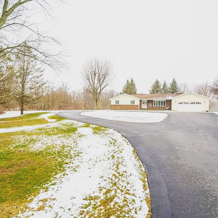 soldwchristina's tweet image. NEW Listing! 😍
3 bedroom
3 Bath
2 Pole Barns
10 ACRES!
421 W. 300 S. Valparaiso, IN 
$425,000

#homeforsale #northernindianarealestate #northernindiana #polebarn #acreage  #3bedroom #countryliving #peaceandquiet