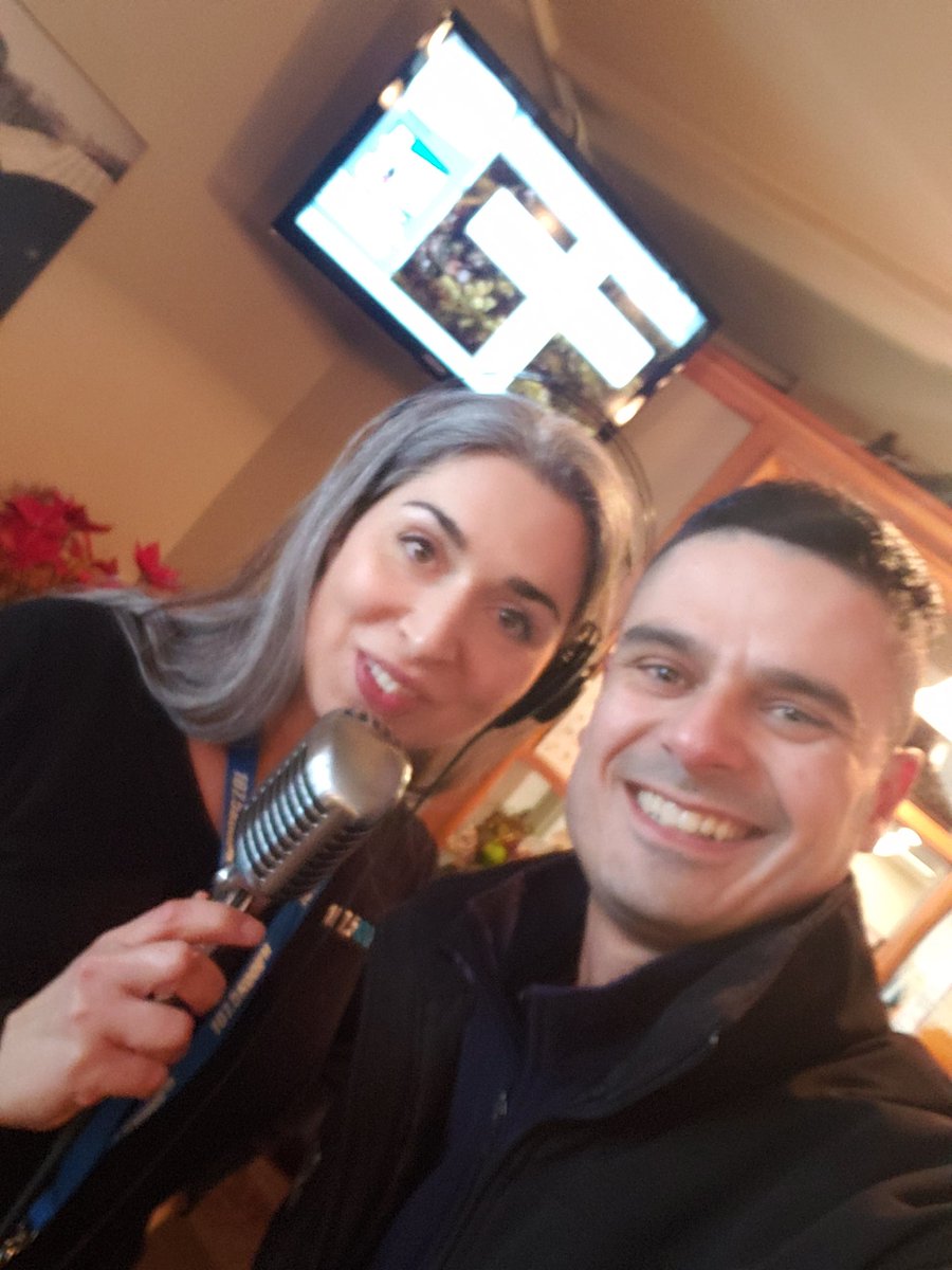 KoolFMBarrie's tweet image. It's @DarrylKoolFM, what a blast @SkiSnowValley #MashBash! Our friends @OHLBarrieColts Charlie Horse, Colonel Atherton @CanadianForces, @ontariokevin &amp;amp; @LisaMKoolFm broadcasting LIVE! 🎿⛷