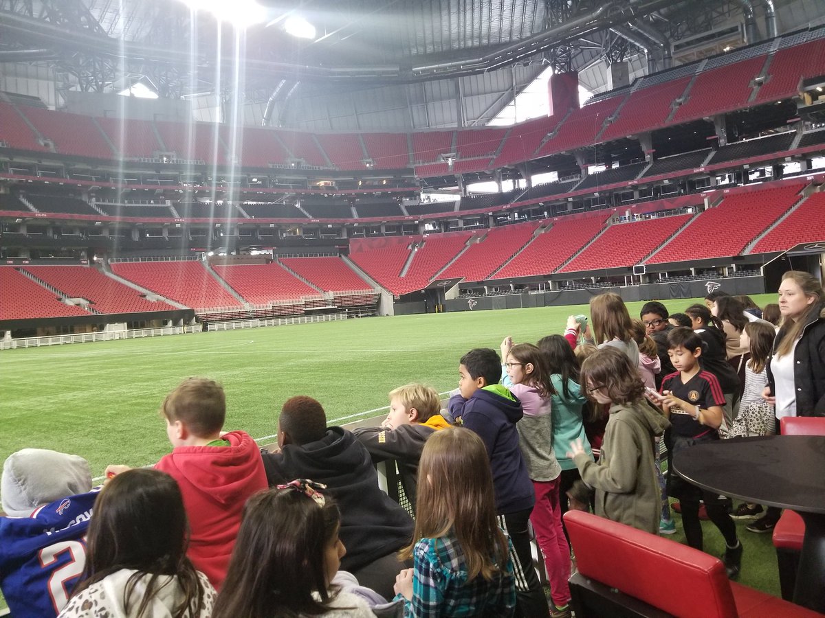 SharonFerrar's tweet photo. Behind the scenes tour @BenzStadium @roundsb4 https://t.co/Ww0inAhvsm