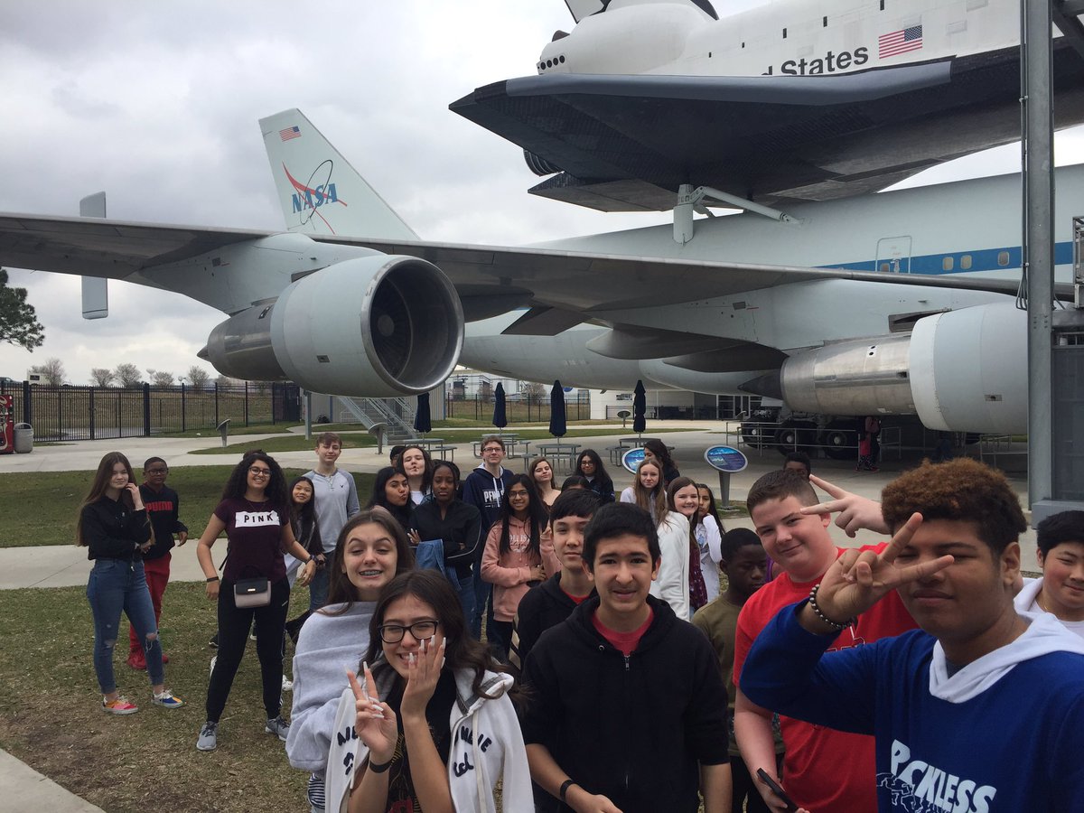 SchmidtELA7's tweet photo. NASA day! Thanks to #Chucklorrefamikyfoubdation https://t.co/cBts4jXunQ