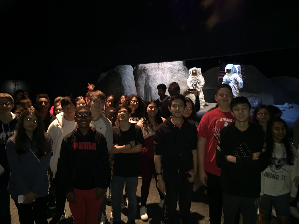 SchmidtELA7's tweet photo. NASA day! Thanks to #Chucklorrefamikyfoubdation https://t.co/cBts4jXunQ