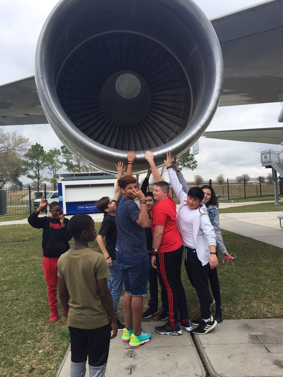 SchmidtELA7's tweet photo. NASA day! @StrackKISD @StrackScience https://t.co/PuIDXWCy8q