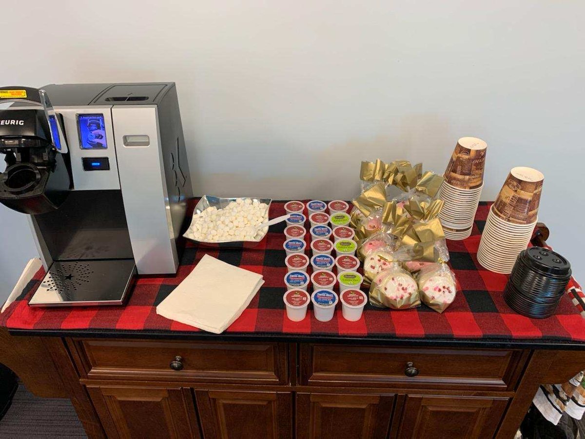 Our Lewiston Banking Center is serving up hot chocolate on this chilly winter day. Please stop by to see our team and stay warm everyone! ☕️💚