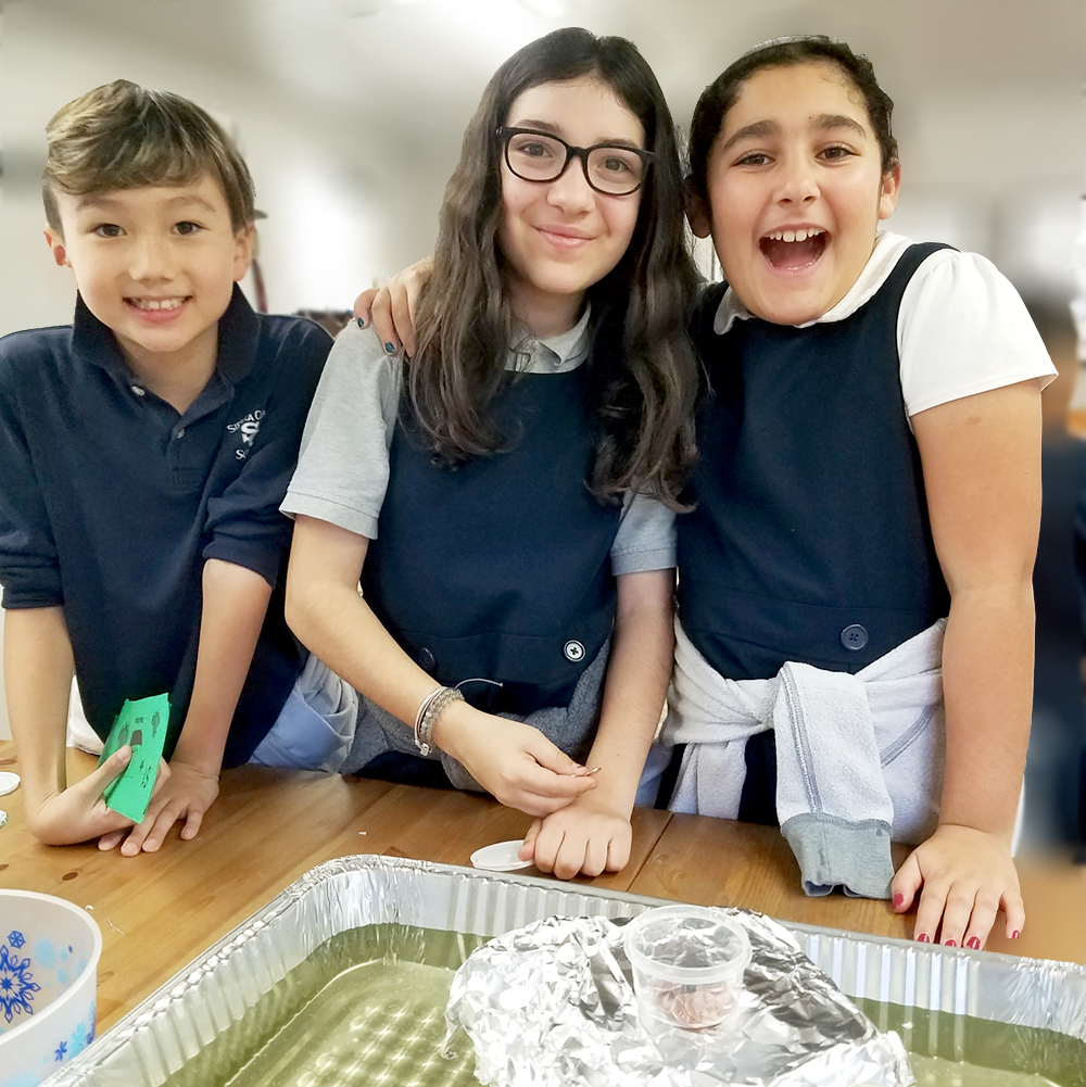 sierracanyon's tweet photo. This #LearningForwardFriday is a great example of the left brain meeting the right brain. Our 4th grade students celebrated creativity and innovation by participating in 5 rotations: science, technology, engineering, art, and mathematics. #WeAreSC #STEAM #SpecialityProgram https://t.co/F2ToHRTRij
