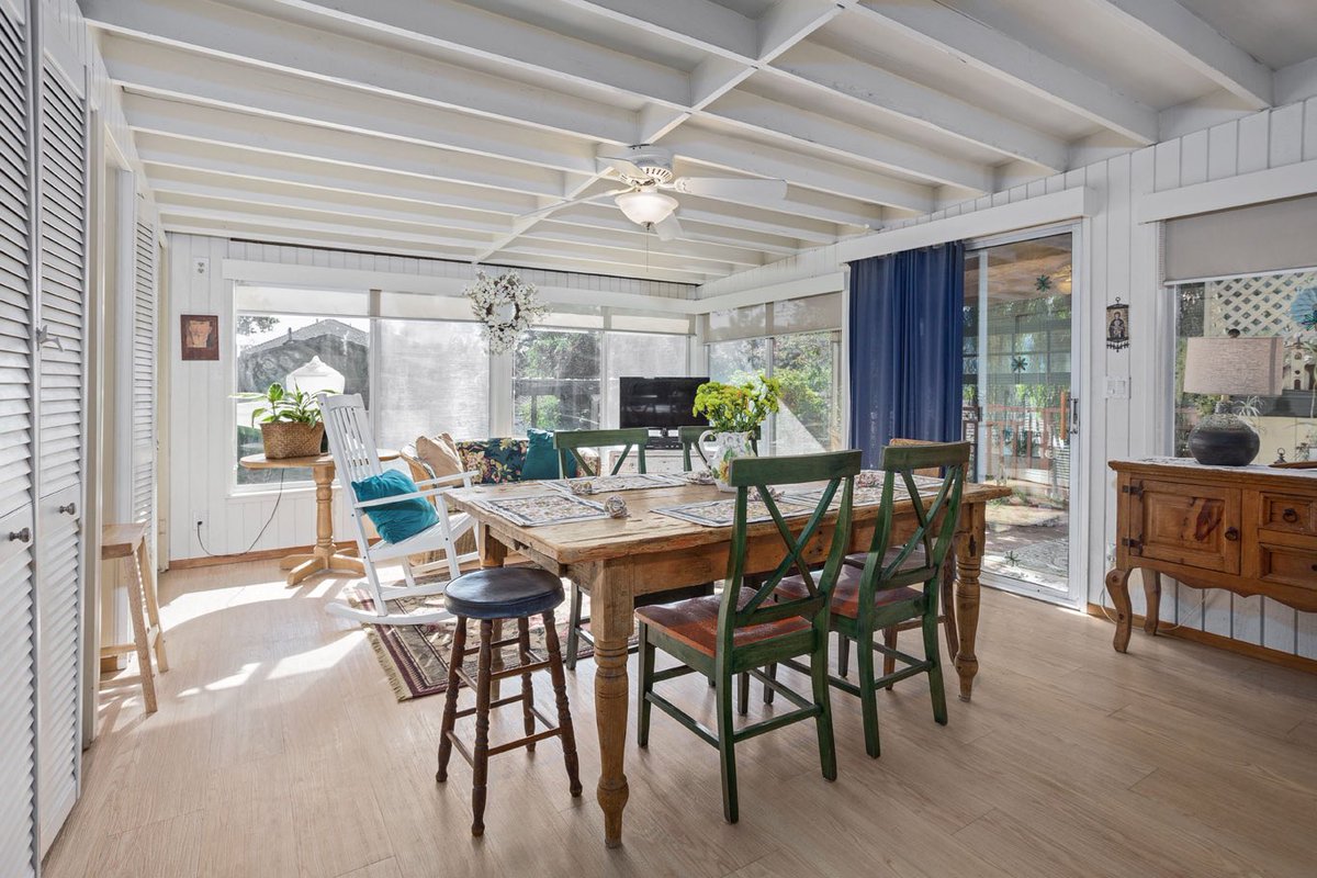 DKREteam's tweet photo. 2754 FRANKLIN ST | This incredible property was #justlisted in #LaCrescenta and won’t last long! First chance to see in person is tomorrow, Saturday, 12:00-4:00pm! 🎈 #openhouse #hotproperty https://t.co/KB3U8EBURp