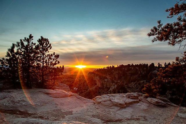 visitsemontana's tweet photo. Wherever the weekend takes you #OutHereMT we hope it’s great! 📷: @backroadsphoto_by_fish .
.
.
#southeastmontana #montana #mysemt #onlyinsemt #getoutside #optoutside #weekend #season #prairie #sunset #hiking https://t.co/nvdvHe4ibq https://t.co/yoBNSbav4d