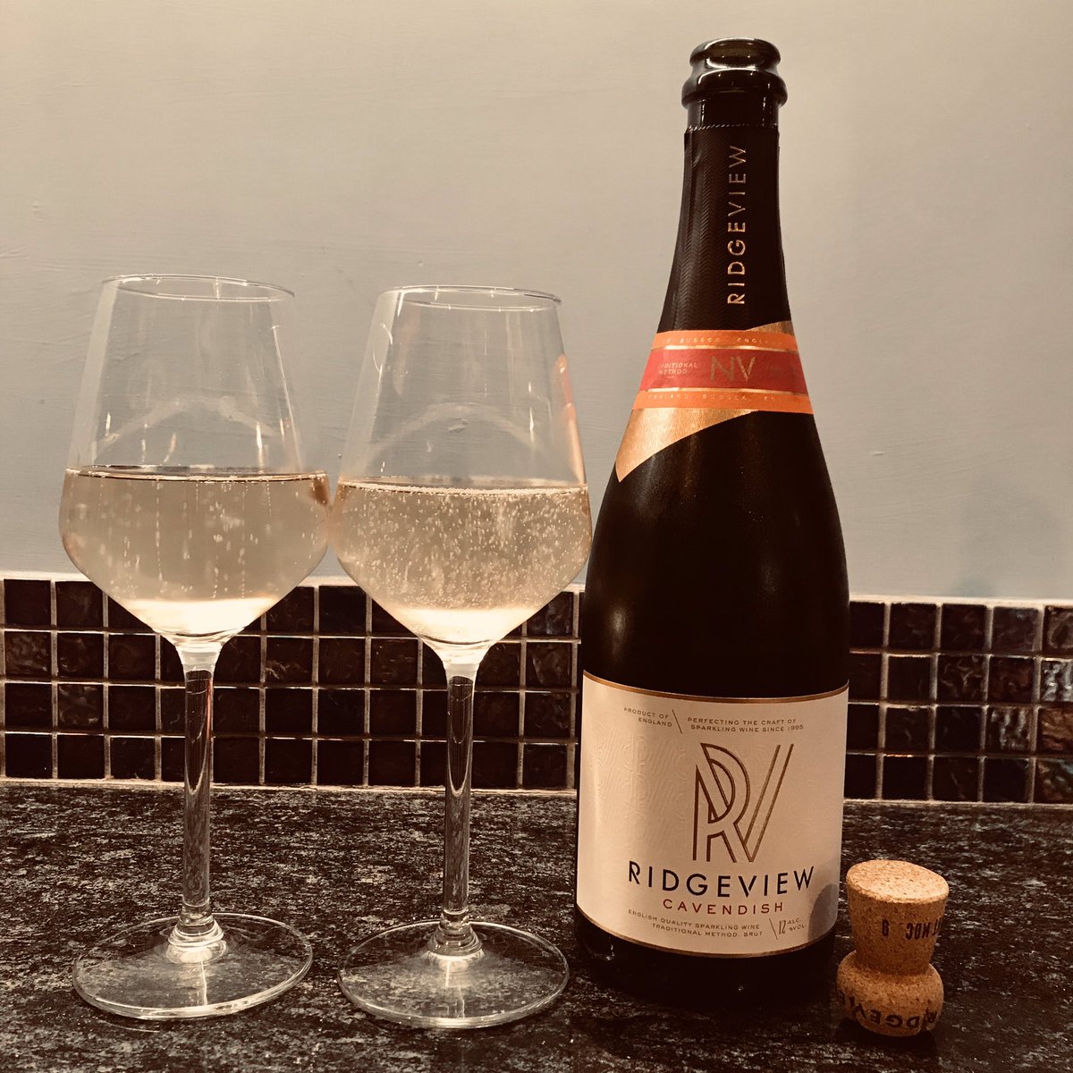 We’re having a moment to toast a post-Brexit future. We are a #Leaver & #Remainer in the same household toasting for different reasons in some ways but both optimistic for the future. Cheers. #englishsparkling  #Brexit