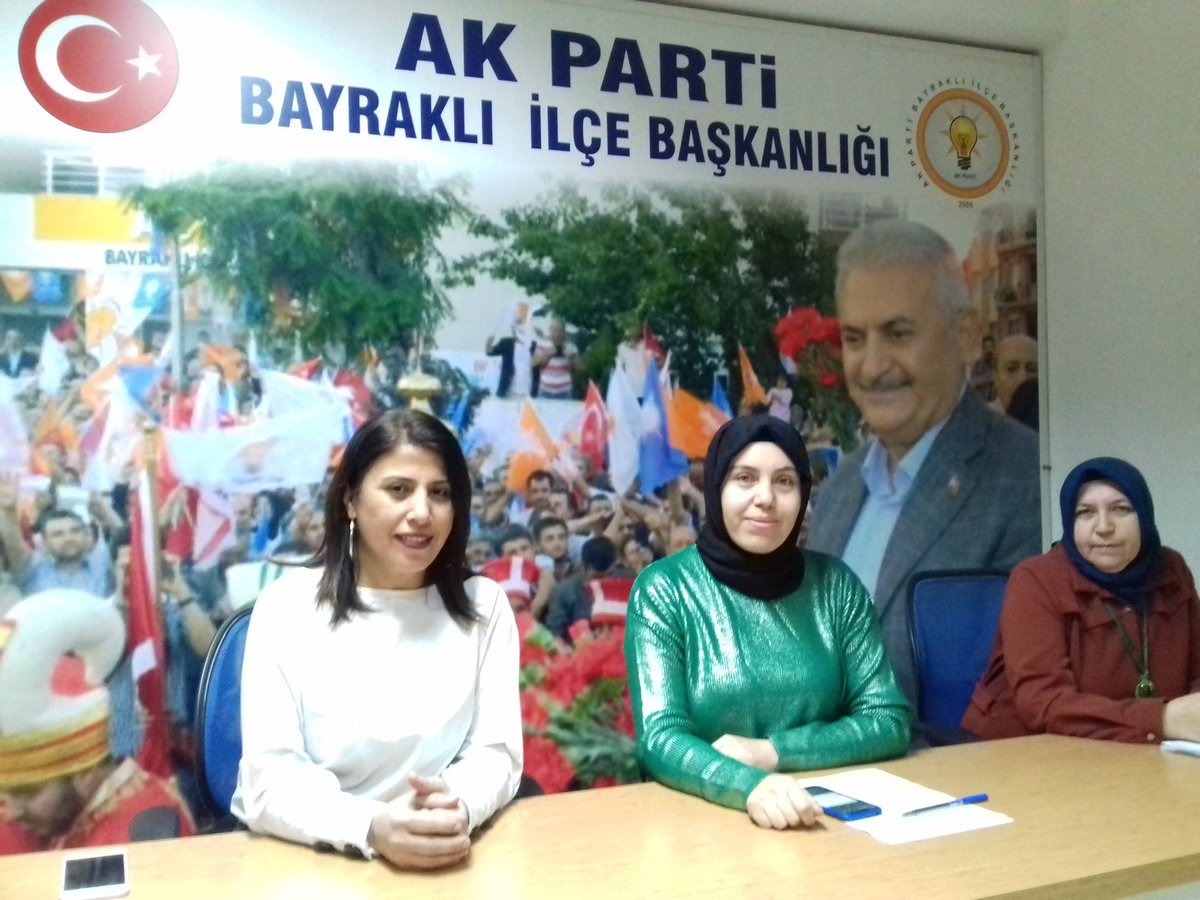 akkadinbayrakli's tweet photo. Eş zamanlı Kadın Kolları Mahalle Başkanları toplantımızı gerçekleştirdik.Belkemigimiz olan Mahalle Başkanlarımız ile mahalle teşkilatlarımızın değerlendirmesini yaptık.
@selvacam @jiskenderoglu @avhamzadag @CeydaBC47 @KSurekli @DilekBuyukdag @halilpolatizmir @Sifa__Kucuk https://t.co/Zg5weKzXF4