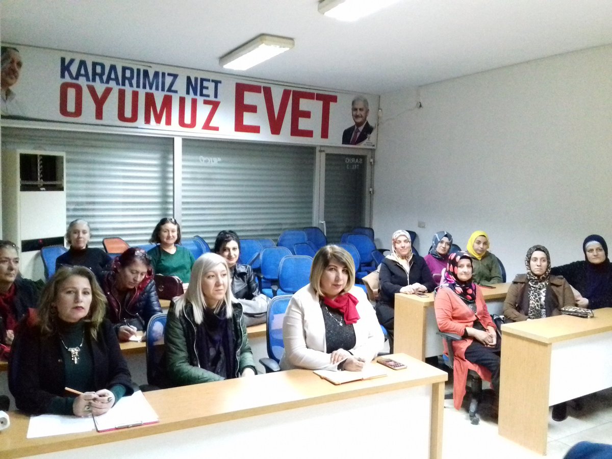 akkadinbayrakli's tweet photo. Eş zamanlı Kadın Kolları Mahalle Başkanları toplantımızı gerçekleştirdik.Belkemigimiz olan Mahalle Başkanlarımız ile mahalle teşkilatlarımızın değerlendirmesini yaptık.
@selvacam @jiskenderoglu @avhamzadag @CeydaBC47 @KSurekli @DilekBuyukdag @halilpolatizmir @Sifa__Kucuk https://t.co/Zg5weKzXF4
