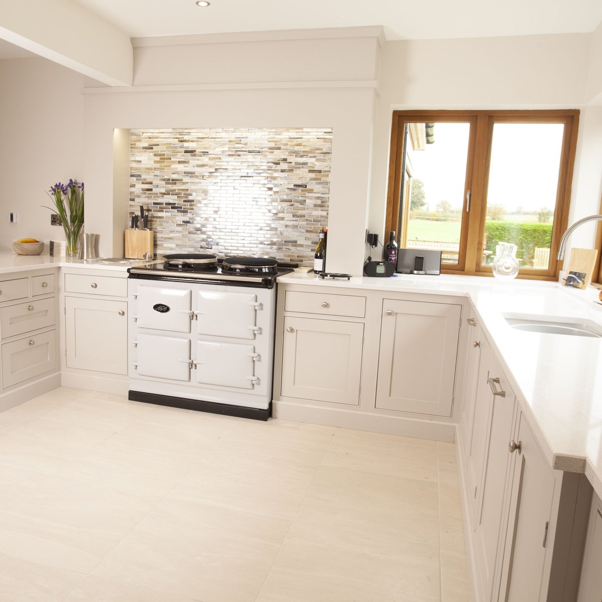 FourCornersUK's tweet photo. Made from maple and oak, our handcrafted Quaker Kitchen Shaker cabinets bring countryside charm to this wonderful AGA. Explore our bespoke kitchens here: https://t.co/rJmtGedcnK

#kitchen #kitchendesign #kitchensofinstagram #kitchenlove #kitchengoals #kitchenstyle #aga https://t.co/JMGQAwdxeZ